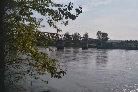 Fraser Bridge Inn and RV Park
