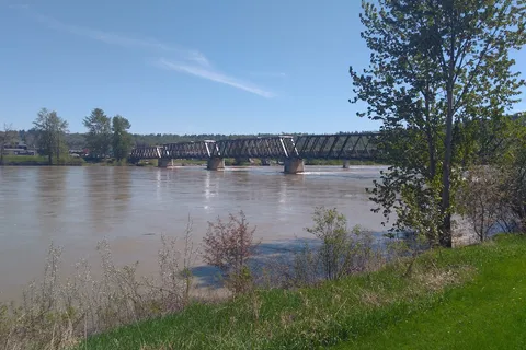 Fraser Bridge Inn and RV Park