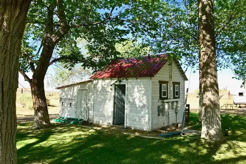 Desert Moon Hotel and RV Park