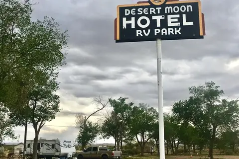 Desert Moon Hotel and RV Park