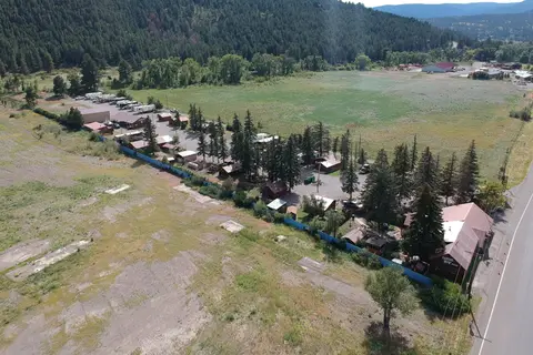 Chinook Cabins & RV Park