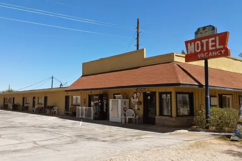 Fenders River Road Resort and Motel