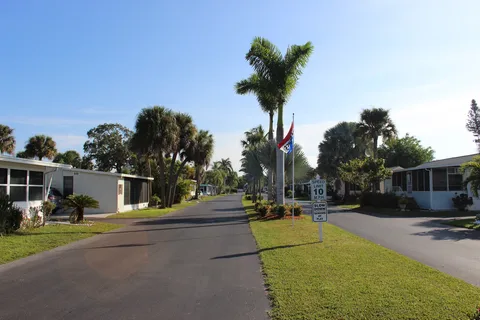 Groves RV Resort