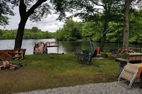 Campers World On Hopeville Pond