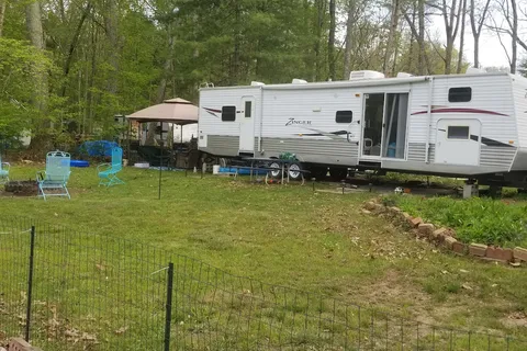 Campers World On Hopeville Pond