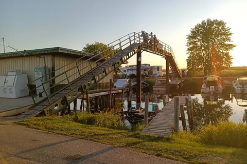 Springsteel Resort and Marina
