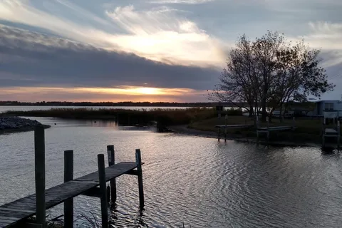 Springsteel Resort and Marina