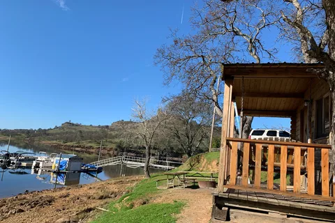 Lake Tulloch RV Campground and Marina