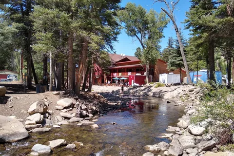 Sipapu Lodge