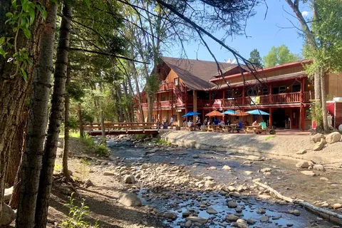 Sipapu Lodge