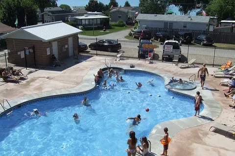 Paul Bunyan Lake Front Resort