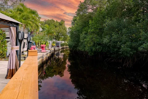 Northtide Naples RV Resort (55+)
