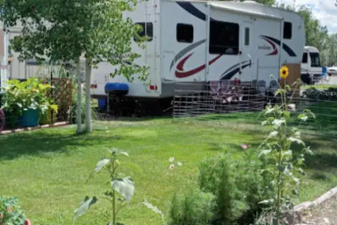 Four Seasons River Inn & RV Park