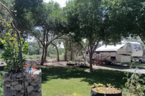 Four Seasons River Inn & RV Park