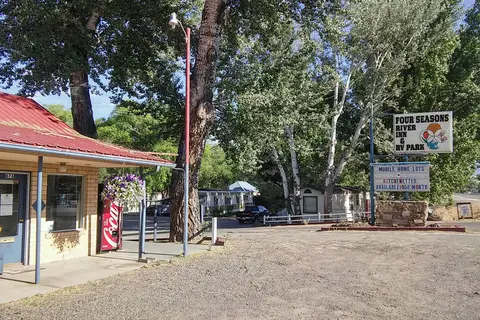 Four Seasons River Inn & RV Park