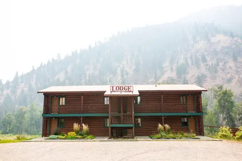 Rivers Fork Lodge and RV Park