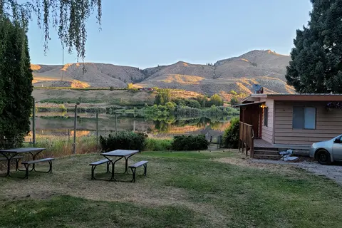Spectacle Lake Resort
