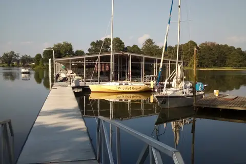 Bay Springs Motel and Campground