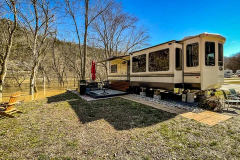Cummins Ferry RV Park, Campground