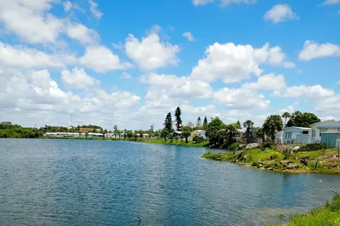 Sarasota Lakes RV Resort