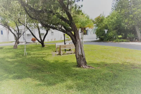 Sarasota Lakes RV Resort