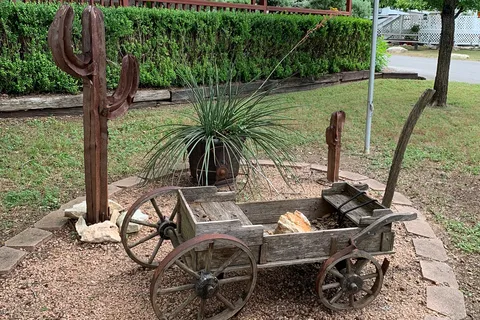 Wagon Wheel RV Park and Cabin Rental
