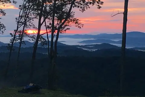 Mountain Falls Luxury Motorcoach Resort