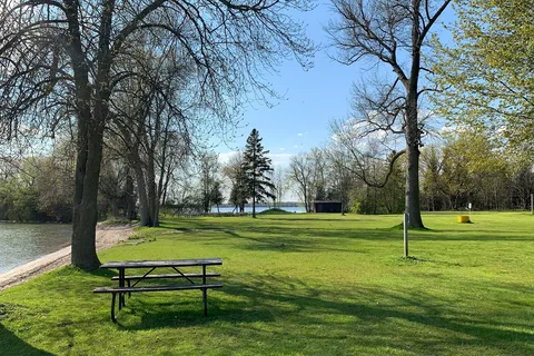 McRae Point Provincial Park