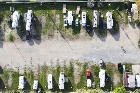 Three Oaks and Pine RV Park