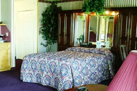 Winnie Inn Suites and RV Park