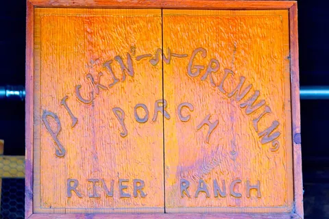 4K River Ranch RV & Lodging