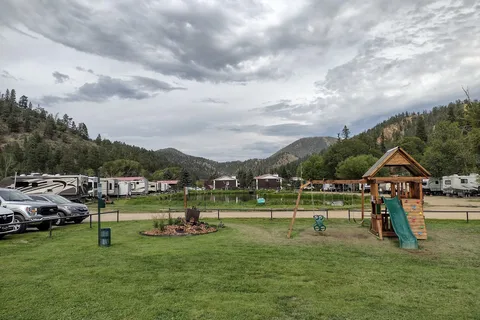 4K River Ranch RV & Lodging