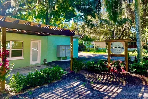The HUB Leesburg - MH and RV Park