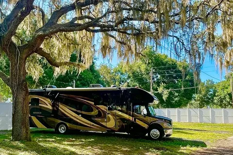 The HUB Leesburg - MH and RV Park