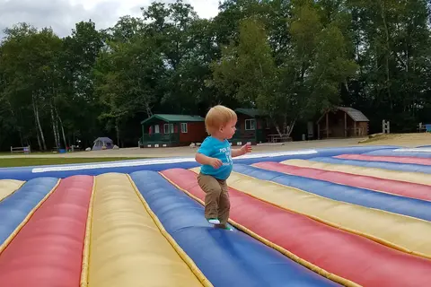 Lincoln / Woodstock KOA Holiday