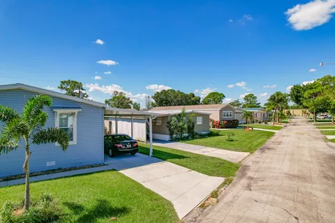 Lakewood Village RV Resort