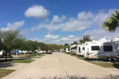 Ancient Oaks RV Park
