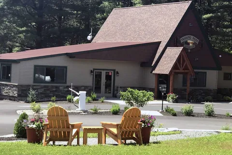 Sun Retreats Adirondack Gateway