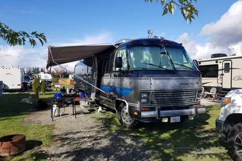 Lighthouse By The Bay RV Resort
