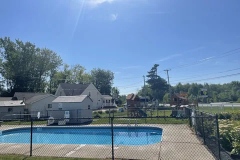 Niagara Falls Campground and Lodging