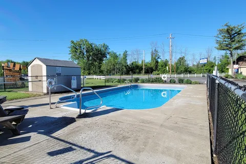 Niagara Falls Campground and Lodging