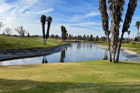 The Lakes RV and Golf Resort