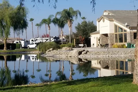 The Lakes RV and Golf Resort