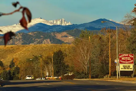Mountain View Motel and Campground