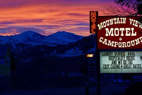 Mountain View Motel and Campground