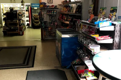 The Lakeview - Store and Campground