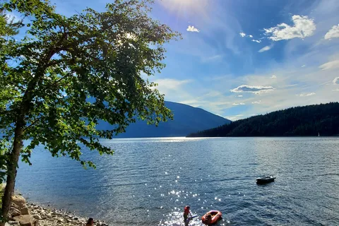 The Lakeview - Store and Campground