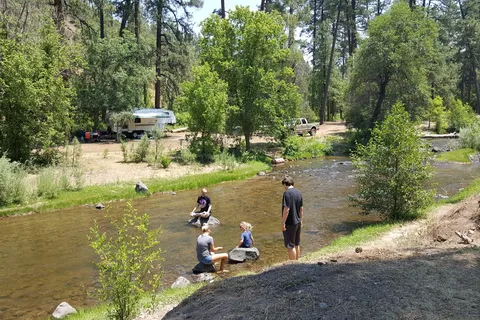 Lower Log Road Apache Indian Res