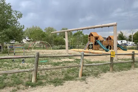 BV Overlook Camp & Lodging