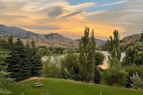 Silverline Lakeside Resort